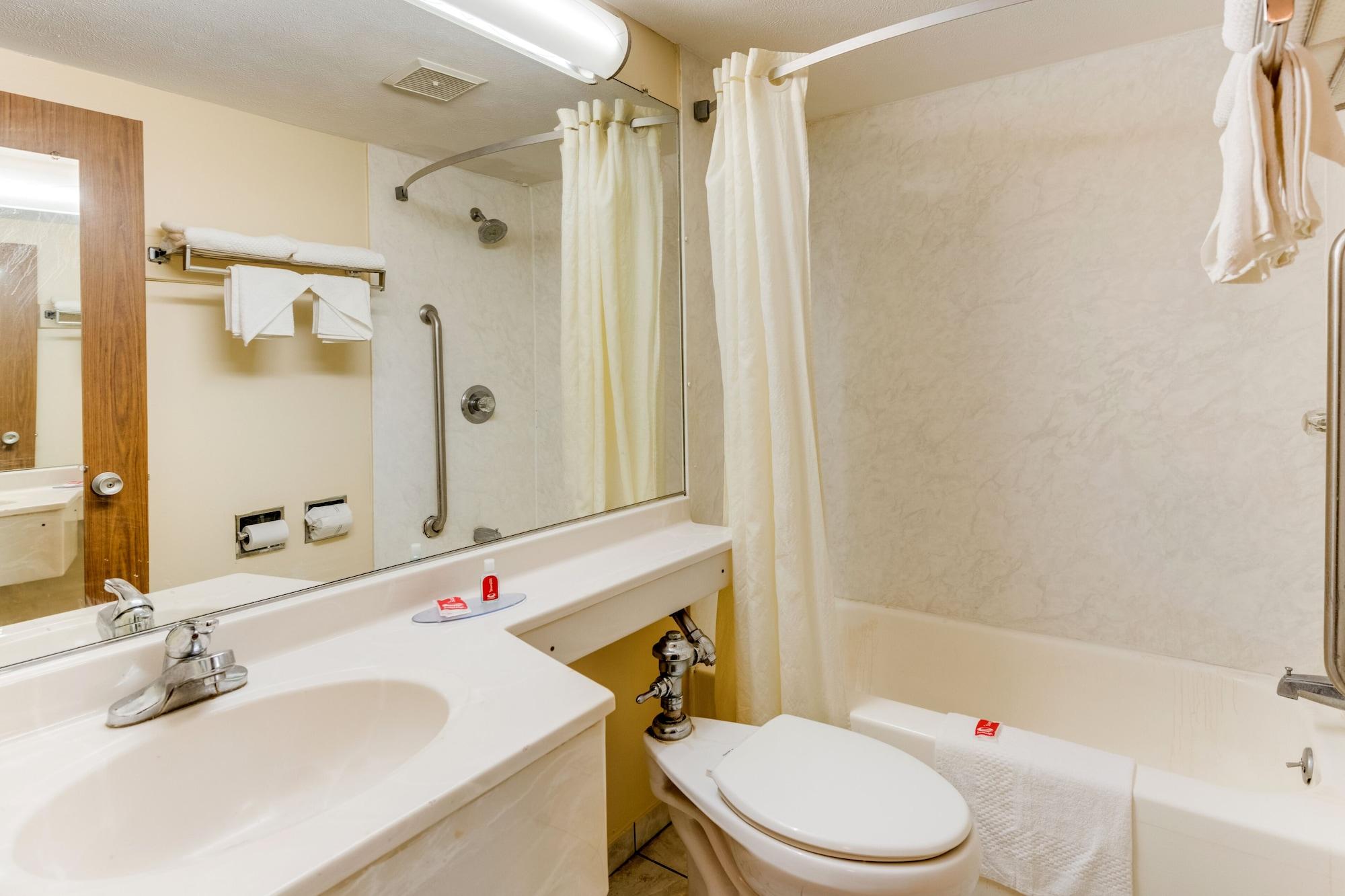 Econo Lodge Inn & Suites Binghamton Esterno foto
