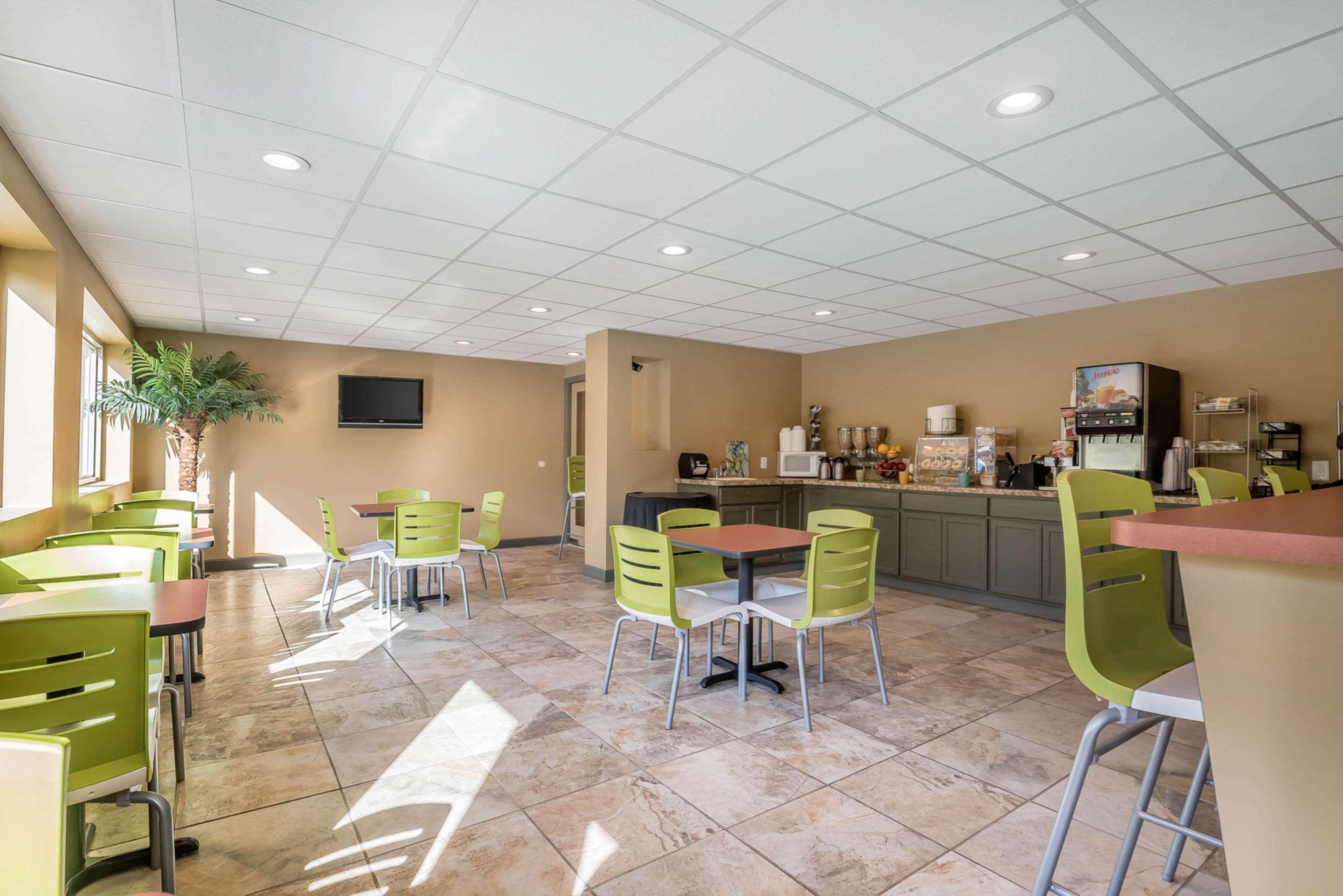 Econo Lodge Inn & Suites Binghamton Esterno foto