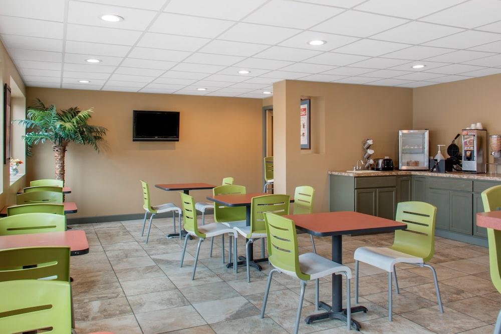 Econo Lodge Inn & Suites Binghamton Esterno foto