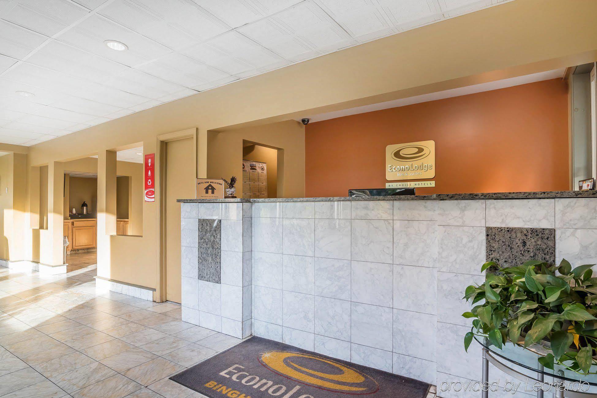 Econo Lodge Inn & Suites Binghamton Esterno foto
