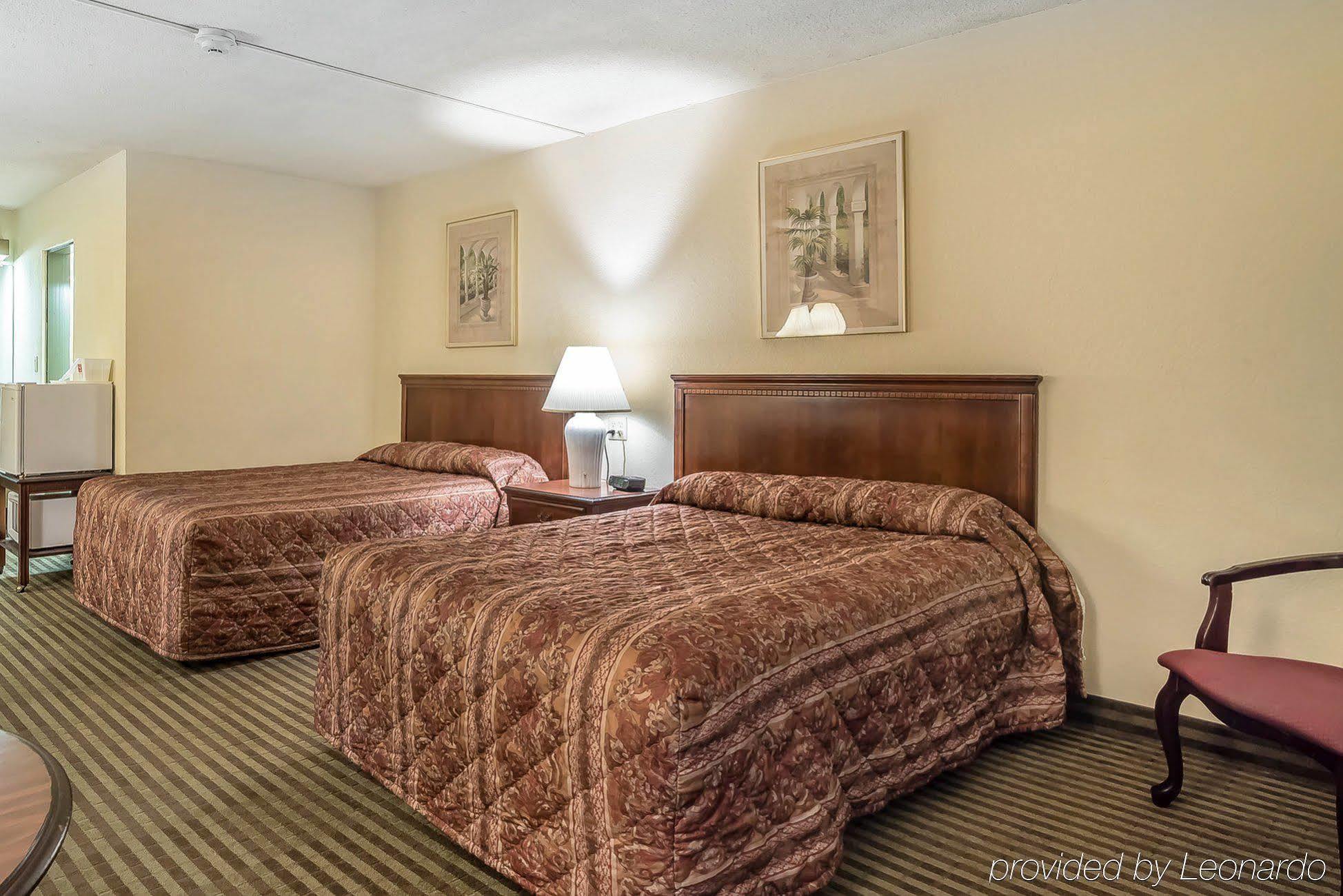 Econo Lodge Inn & Suites Binghamton Esterno foto