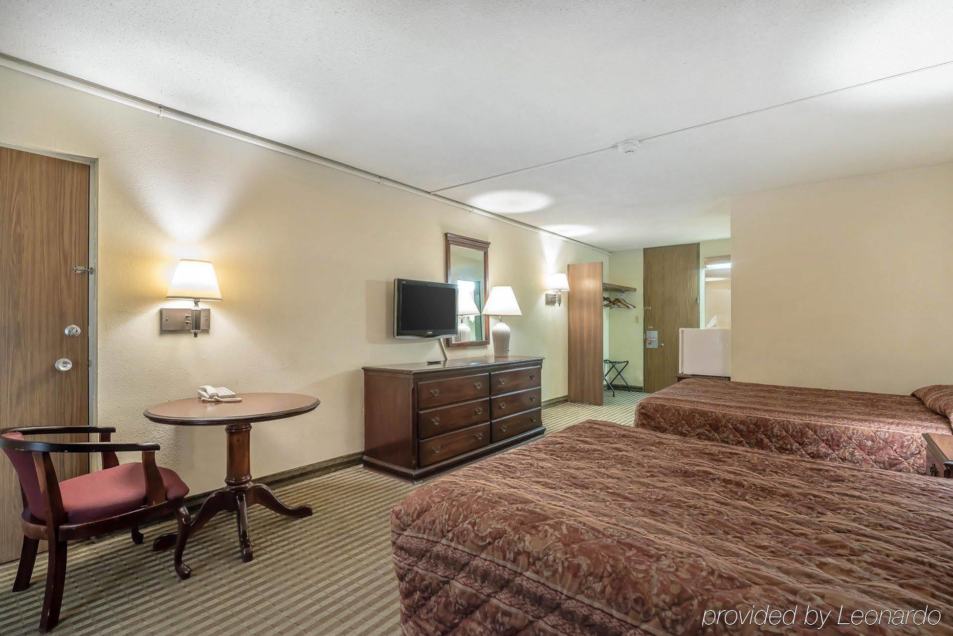 Econo Lodge Inn & Suites Binghamton Esterno foto