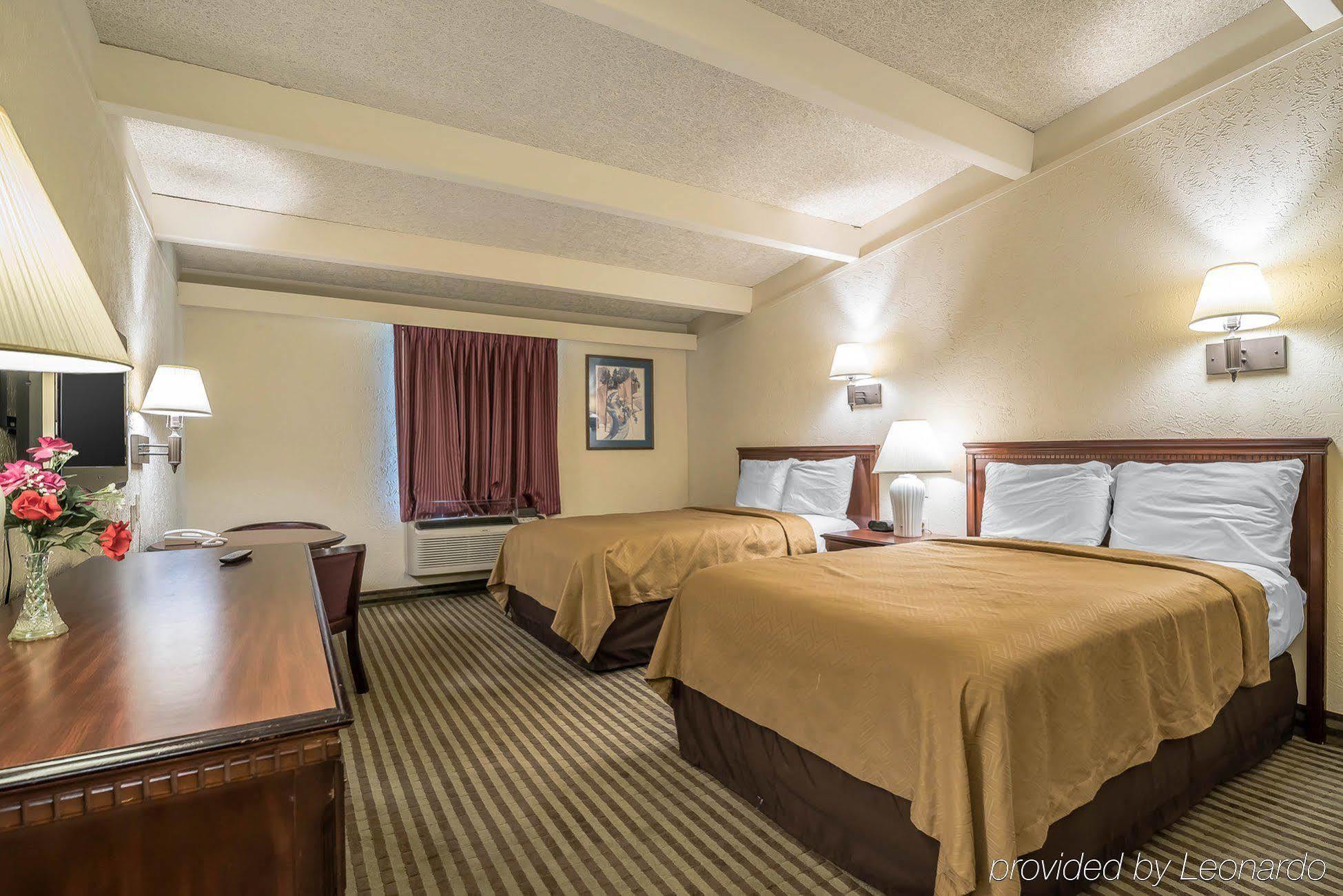 Econo Lodge Inn & Suites Binghamton Esterno foto