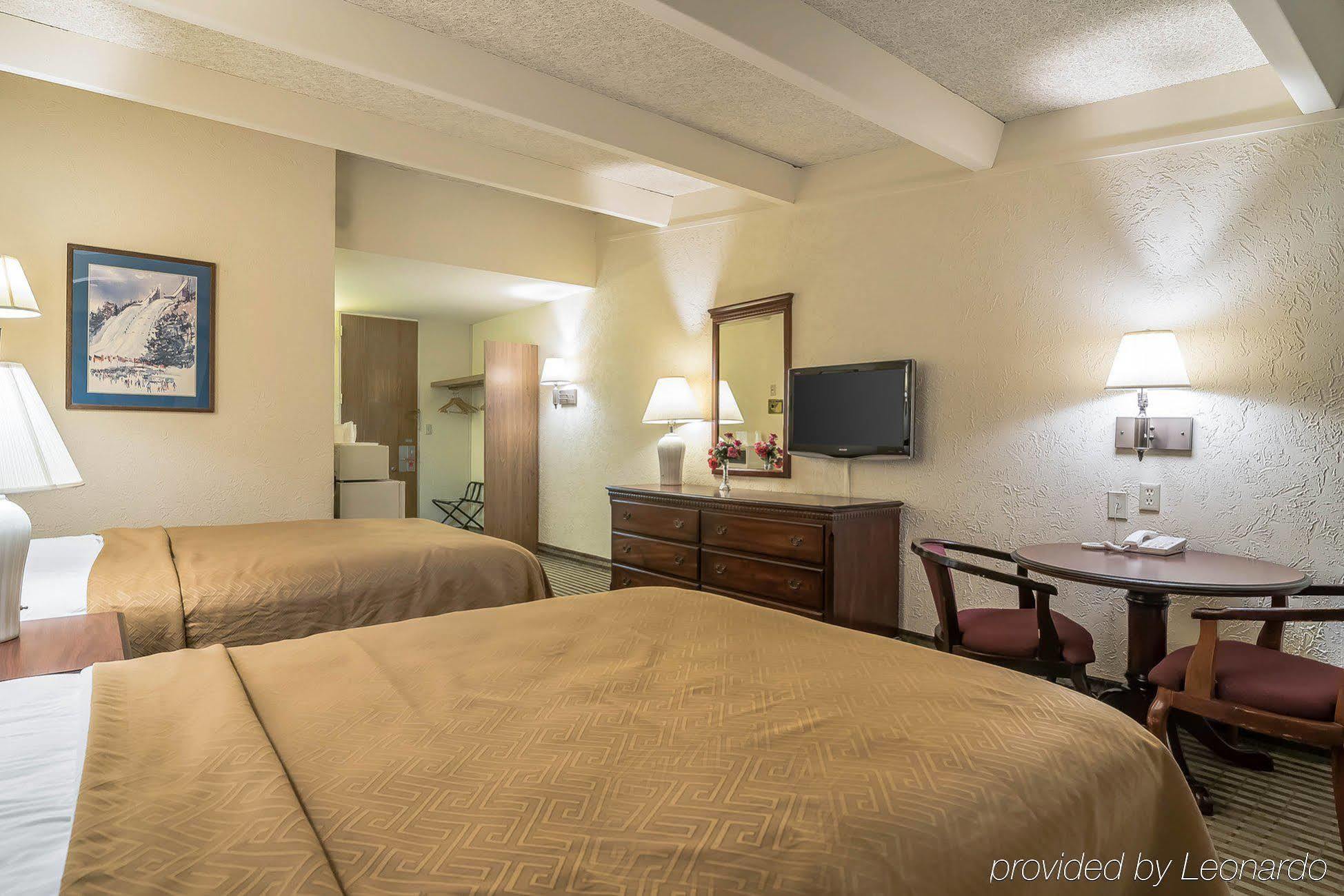 Econo Lodge Inn & Suites Binghamton Esterno foto