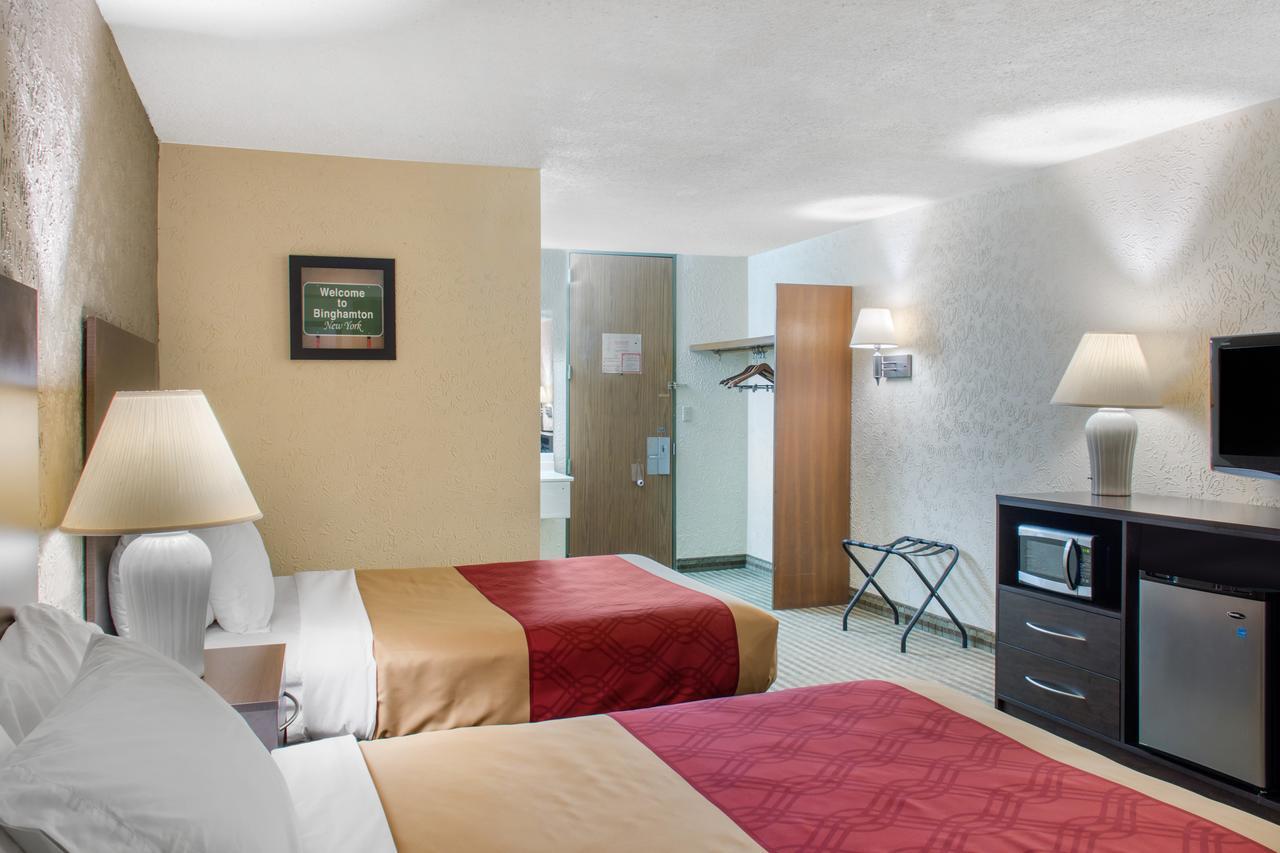 Econo Lodge Inn & Suites Binghamton Esterno foto